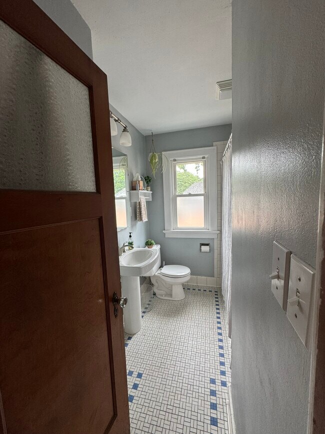Bathroom - 2121 N 84th St