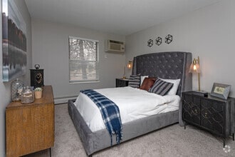 2BR, 2BA - 1,100 SF - Audenn Apartments