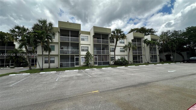Building Photo - 4215 N University Dr