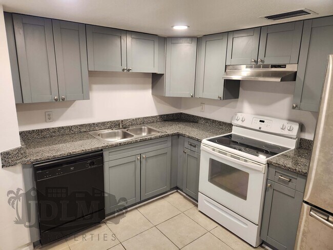 Foto del edificio - 12515 1st Is