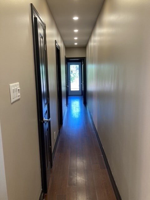 Building Photo - 2150 Bd Saint-Joseph E