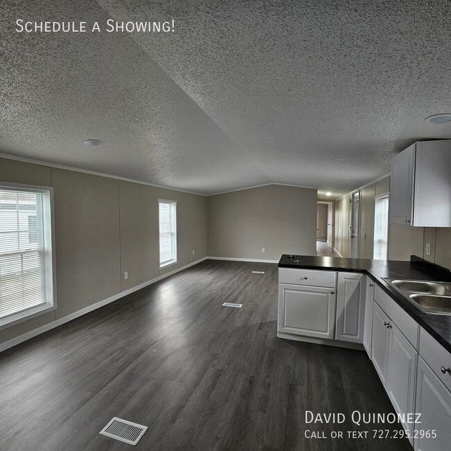 Building Photo - 5514 Kelso-