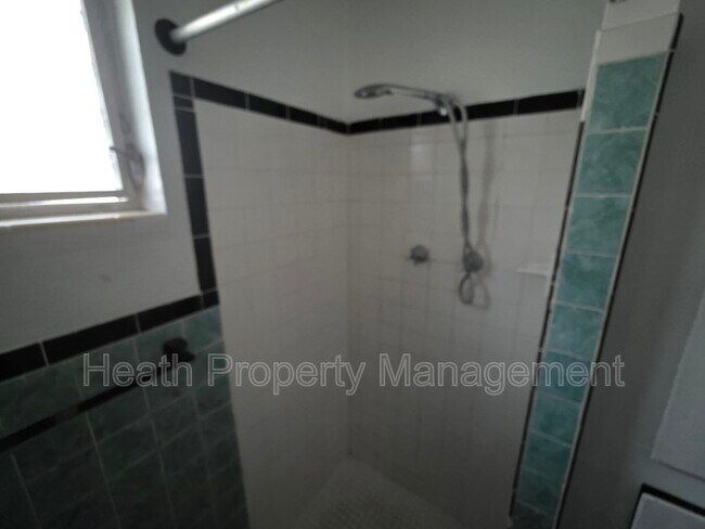 Foto del edificio - 504 6th Ave NW