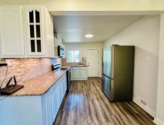 Building Photo - Ashby Duplex