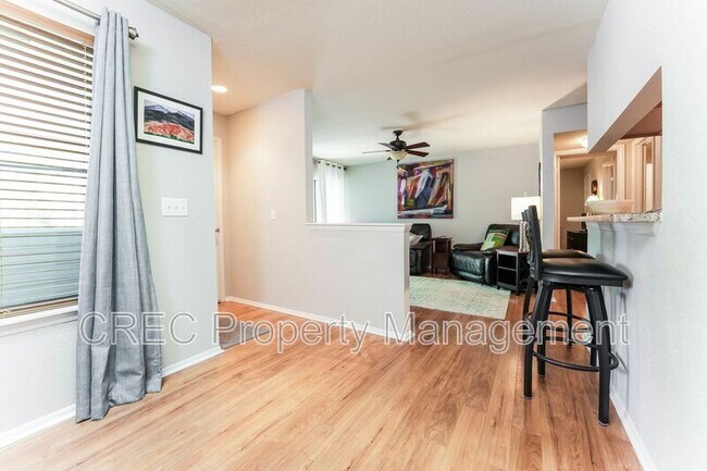 Foto del edificio - 1481 Center St Ext