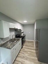 Building Photo - 2085 Cosmos Dr