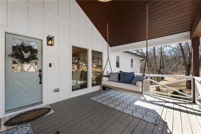 Building Photo - 4035 Lacey Dr