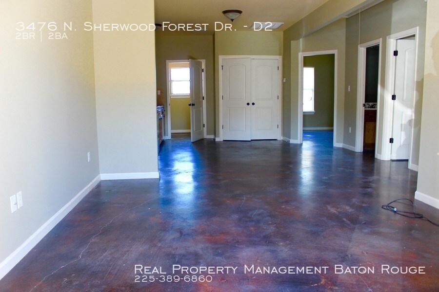 Primary Photo - 3476 N Sherwood Forest Dr