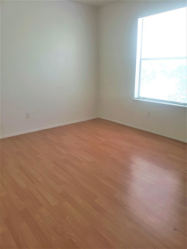 Building Photo - 1061 Meadowlark Ct SE