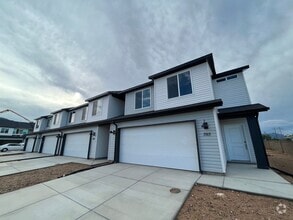 Building Photo - 393 W 2025 N