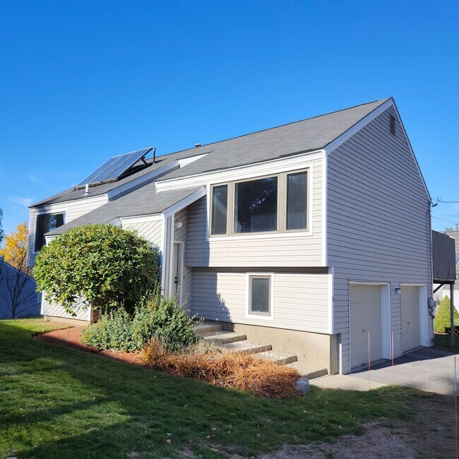 Foto del edificio - 3 Bedroom, 1.5 bath detached condo at Kensington Ridge