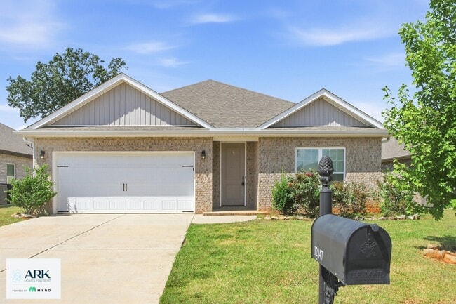 Building Photo - 12847 Tallulah Dr