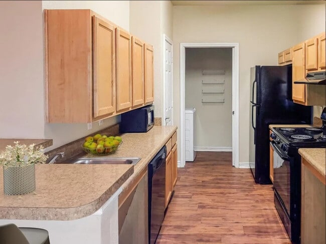 Building Photo - Pine Crest Apartments