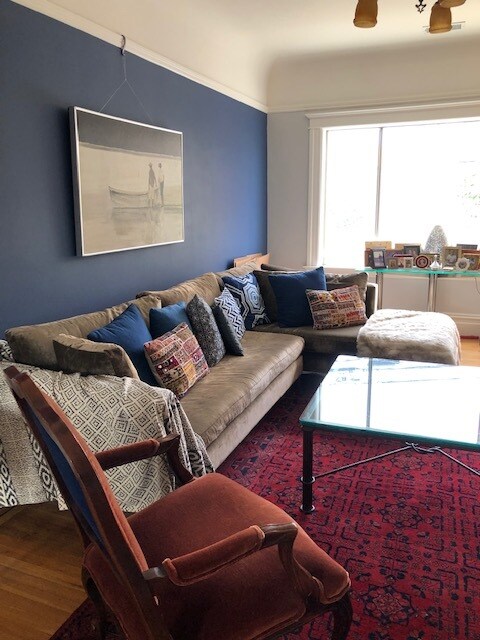Spacious Living Room - 47 Duncan St