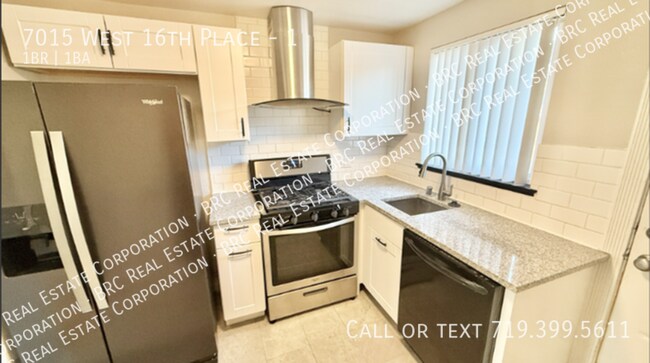 Foto del edificio - 7015 W 16th Pl