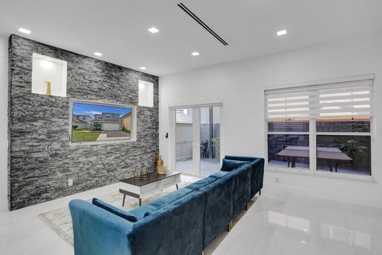 Foto principal - 3824 SW 49th Pl