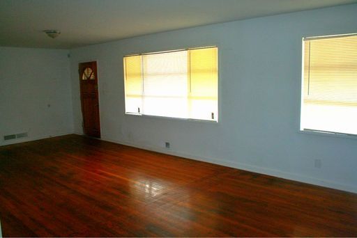 Building Photo - 3270 Bobolink Dr