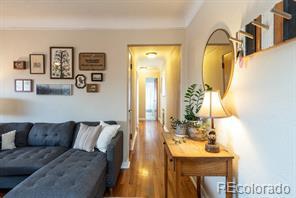 Building Photo - 733 E 2nd Ave