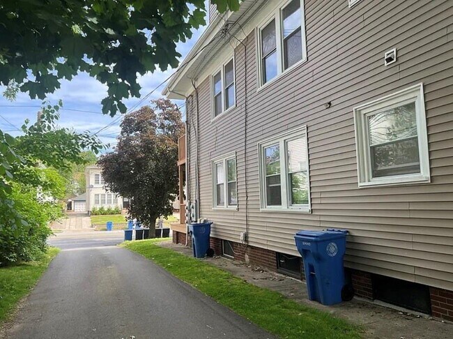 Foto del edificio - 112 Norwood Ave
