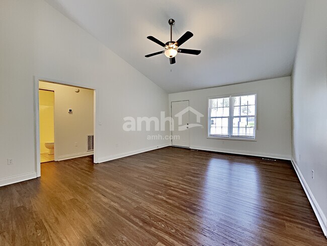 Foto del edificio - 1234 Piney Church Rd