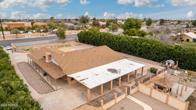 Building Photo - 809 W Germann Rd