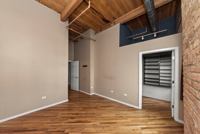 Foto del edificio - 1040 W Adams St