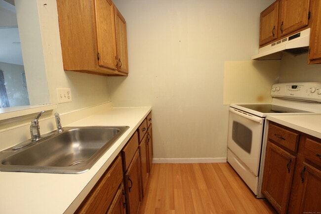 Building Photo - 136 Pembroke Rd