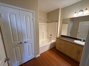 Interior Photo - Stadium House Apartments