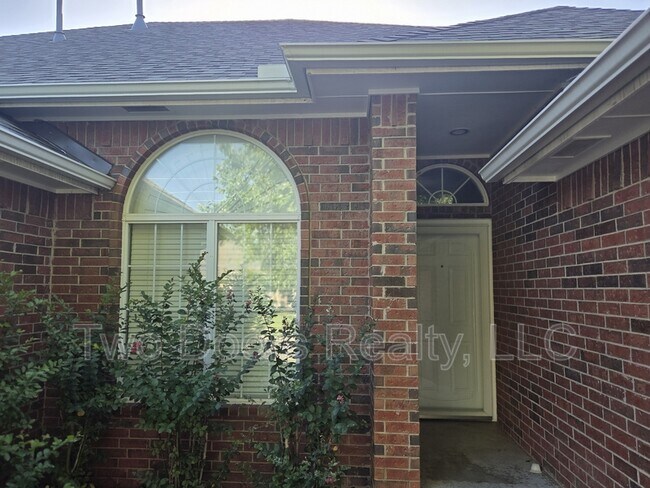 Building Photo - 748 Tuscany Way