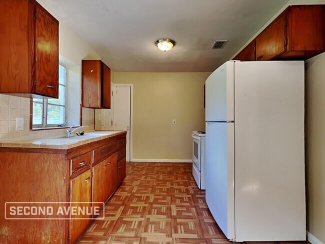 Foto del edificio - 1975 Rugby Rd