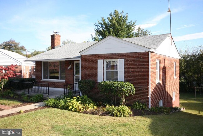 Foto del edificio - 2402 Dennis Ave