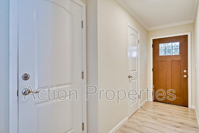 Building Photo - 135 Brenton Ct