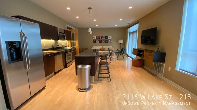 Foto del edificio - 3116 W Lake St