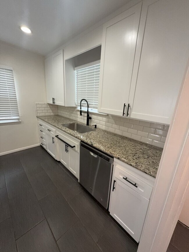 Foto del edificio - 12556 Everglade St