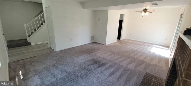 Foto del edificio - 4906 Savoy Pl