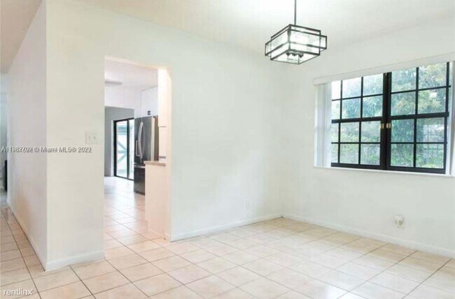 Building Photo - 3 br, 2 bath House - 8011 SW 196th Ter # 8011