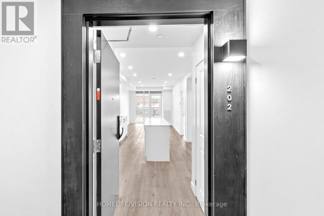 Building Photo - 461 Green Rd