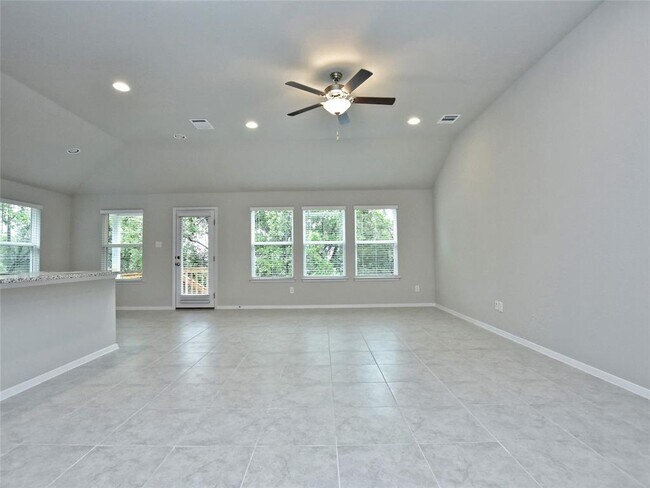 Foto del edificio - 21310 Mt View Dr