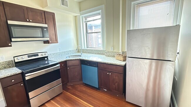 Foto del edificio - 1563 Beacon St
