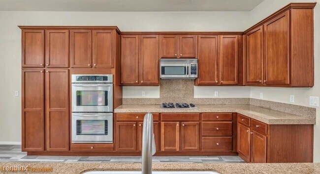 Building Photo - 4 br, 3.5 bath House - 117 Francesca Ct