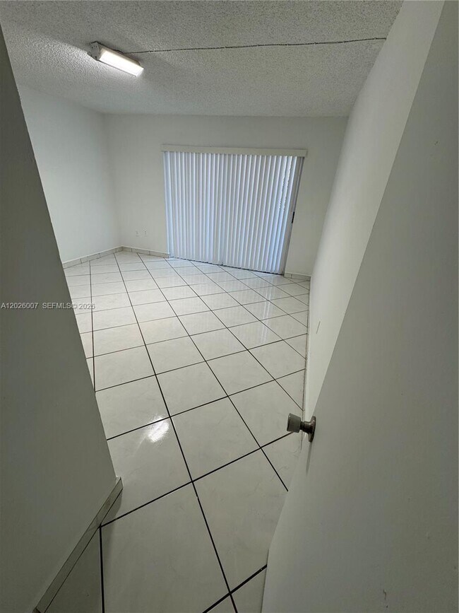 Foto del edificio - 1555 W 44th Pl