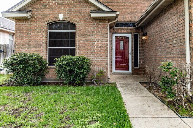 Building Photo - 2739 Montebello