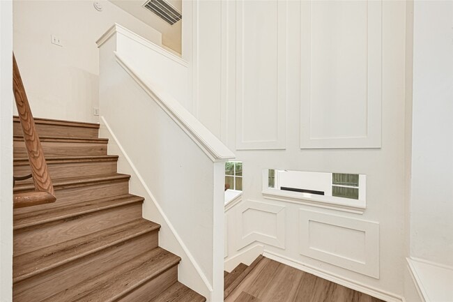 Building Photo - 146 S Walden Elms Cir