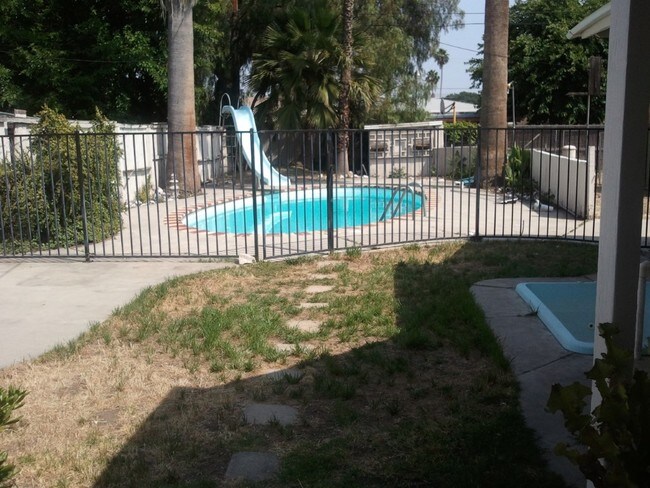 Foto del edificio - 11936 Rialto St