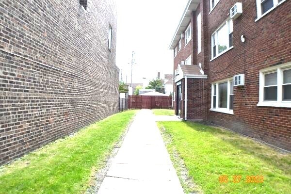 Building Photo - 9036 S Cottage Grove Ave