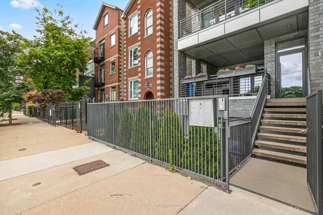 Building Photo - 1316 N Cleaver St
