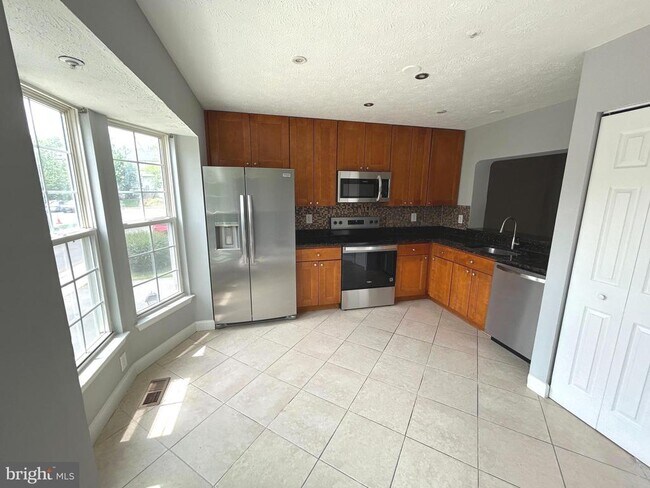 Foto del edificio - 17930 Cottonwood Terrace
