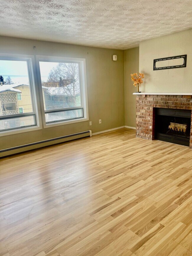 Foto del edificio - 329 E 14th Ave