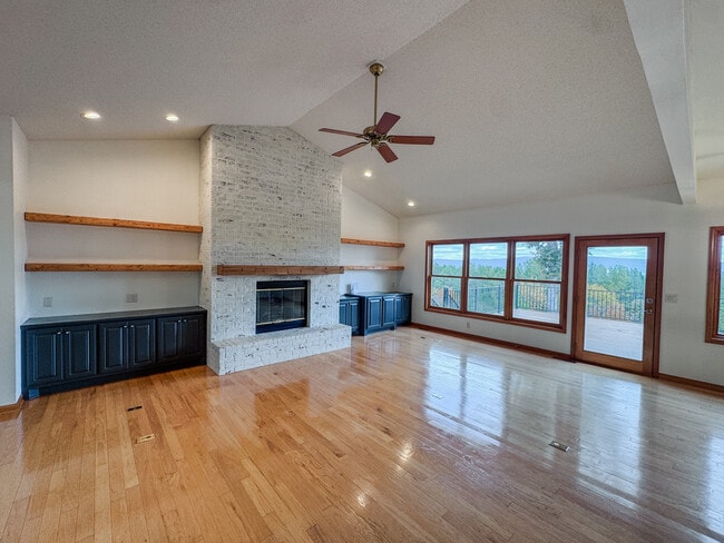 Building Photo - 27 Cadiz Ln