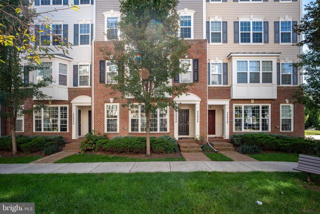 Foto principal - 22926 Spicebush Dr